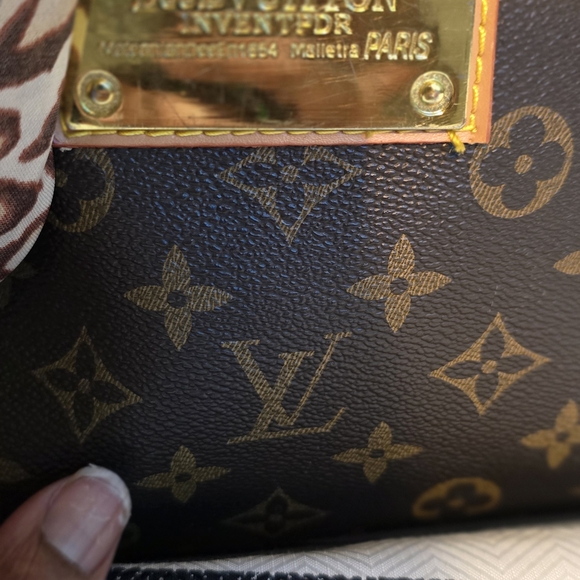 Louis Vuitton Brown Monogram Bag - Picture 1 of 11